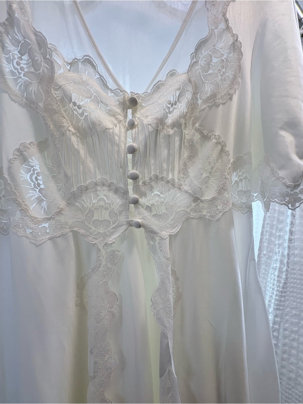 Lace-Trim Piegnoir set